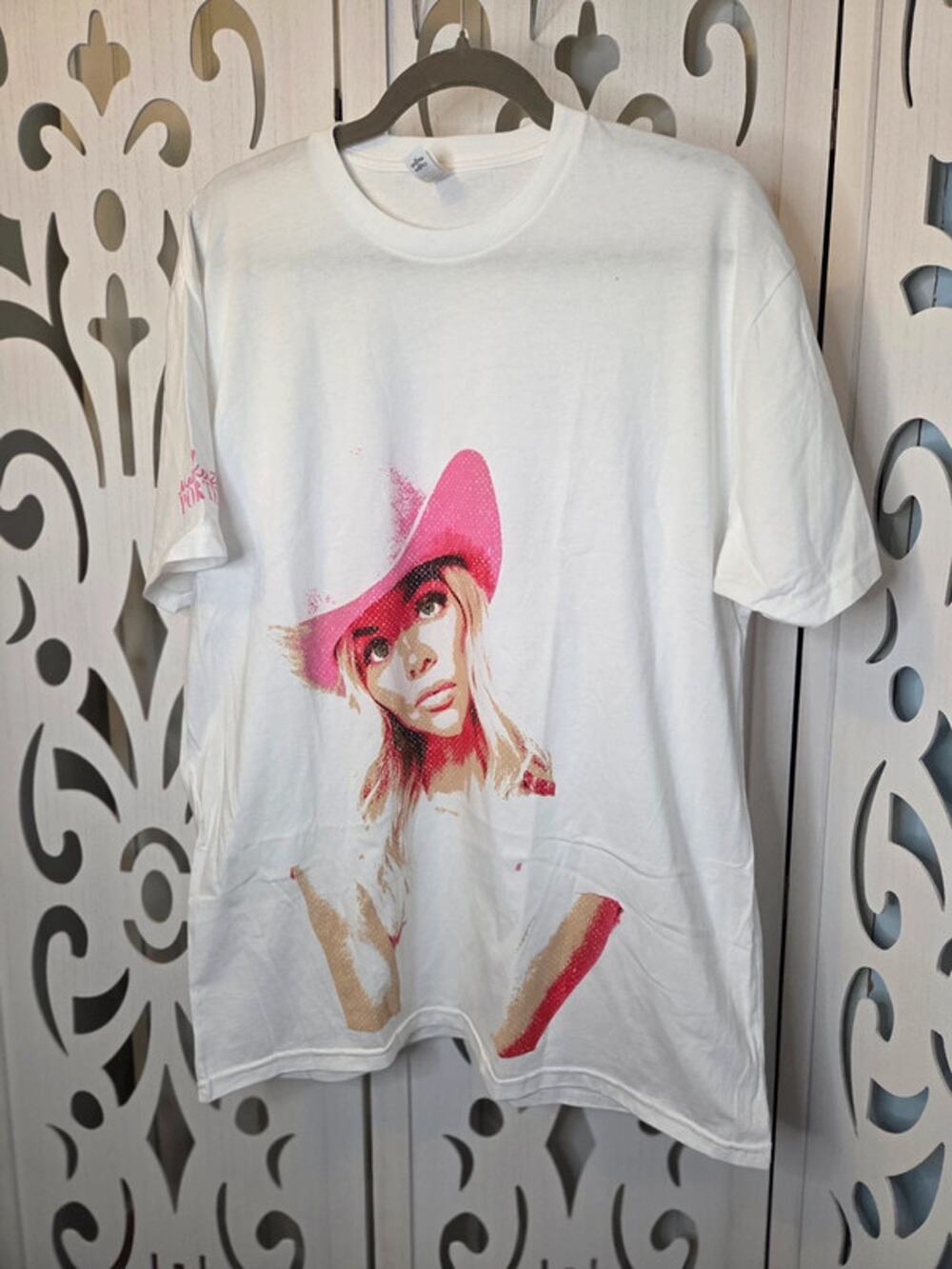 Mackenzie Porter Graphic Tee White Pink Portrait Country Music NWOT XL